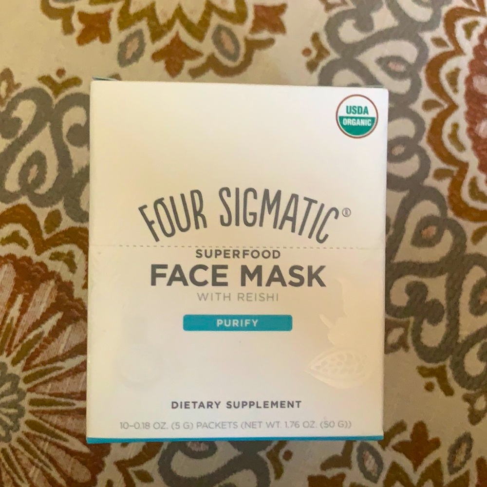 Four dogmatic face mask
